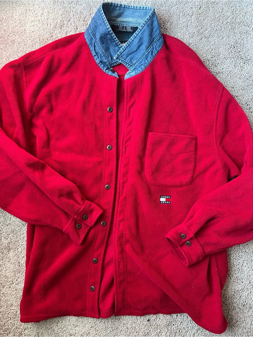 Vintage Tommy Hilfiger Men's Red Fleece Jacket with Contrast Collar